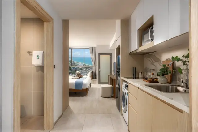 SKYPARK Lucean Jomtien – Studio show unit · entrance and kitchenette