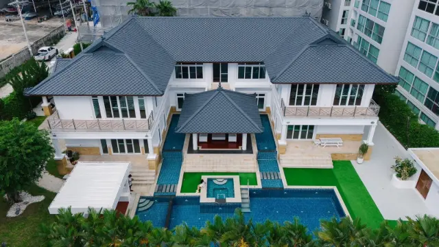 Luxury Pool Villa for Sale on Pratumnak Hill – 4 Bedrooms, 398 Sq. Wah, 600 m to the Beach
